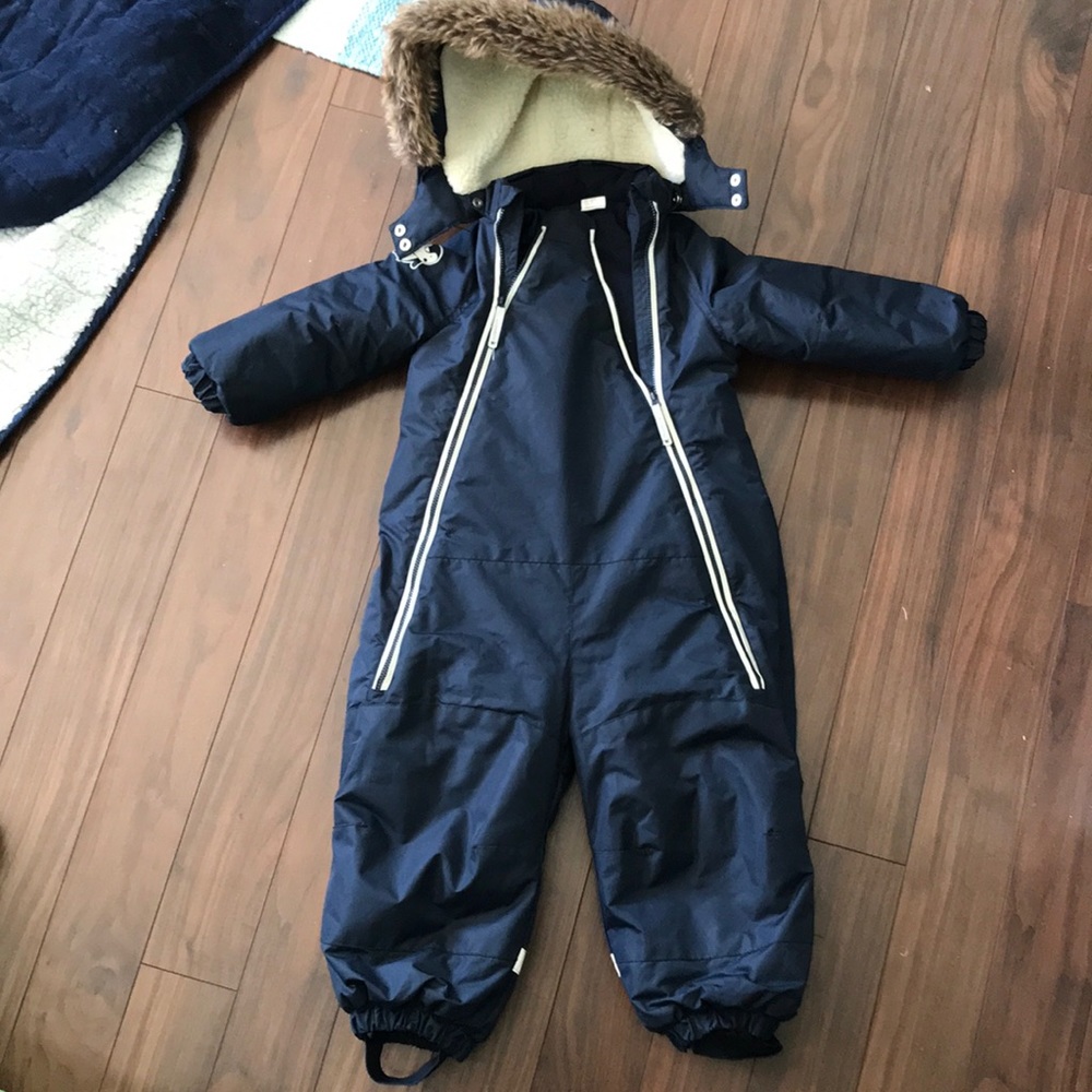H&M fleece lined snowsuit. Size 1.5-2